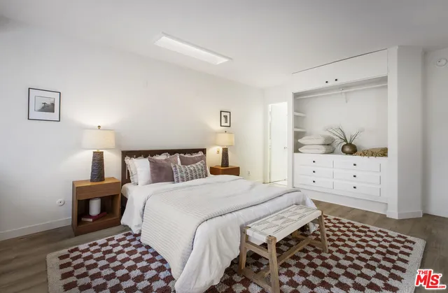 $799,000 | 11732 Moorpark Street, Unit I, Studio City, CA 91604