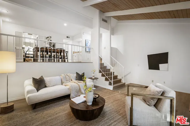 $799,000 | 11732 Moorpark Street, Unit I, Studio City, CA 91604