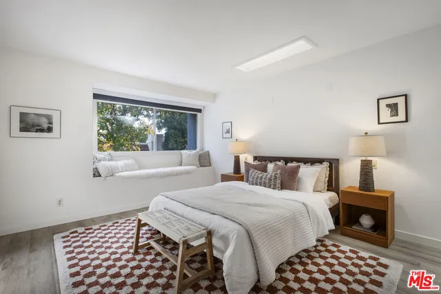 $799,000 | 11732 Moorpark Street, Unit I, Studio City, CA 91604