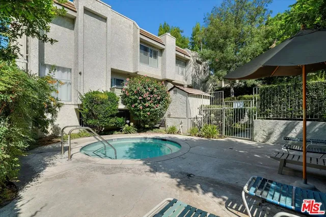 $799,000 | 11732 Moorpark Street, Unit I, Studio City, CA 91604
