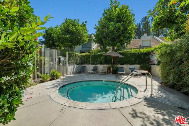 $799,000 | 11732 Moorpark Street, Unit I, Studio City, CA 91604