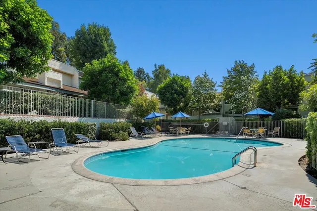 $799,000 | 11732 Moorpark Street, Unit I, Studio City, CA 91604