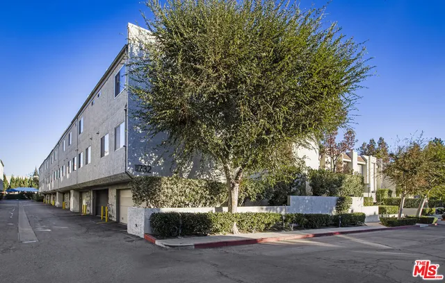 $799,000 | 11732 Moorpark Street, Unit I, Studio City, CA 91604