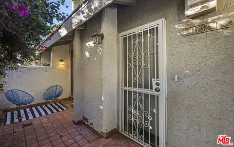 $799,000 | 11732 Moorpark Street, Unit I, Studio City, CA 91604