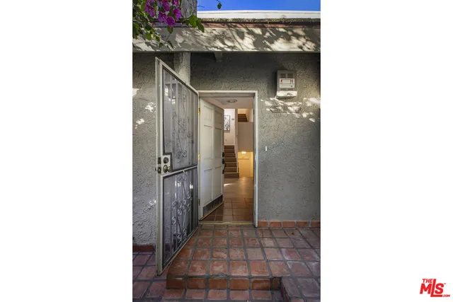 $799,000 | 11732 Moorpark Street, Unit I, Studio City, CA 91604