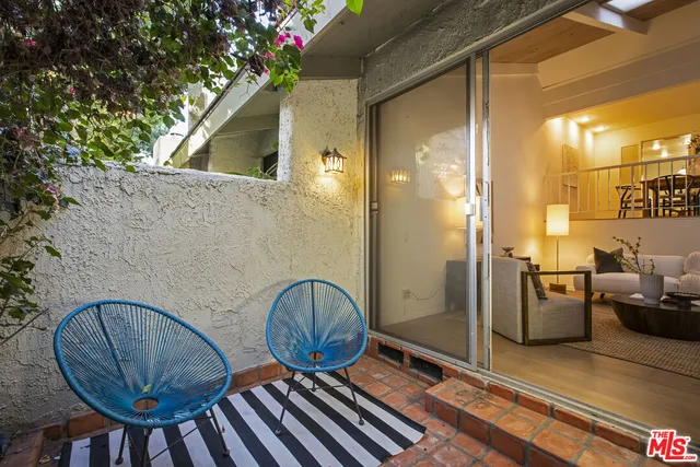 $799,000 | 11732 Moorpark Street, Unit I, Studio City, CA 91604