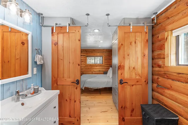 $649,000 | 704 Sunset Drive, Alpine, WY 83128