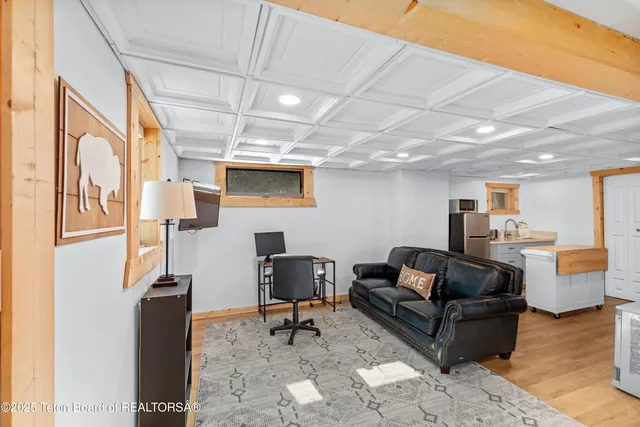 $649,000 | 704 Sunset Drive, Alpine, WY 83128