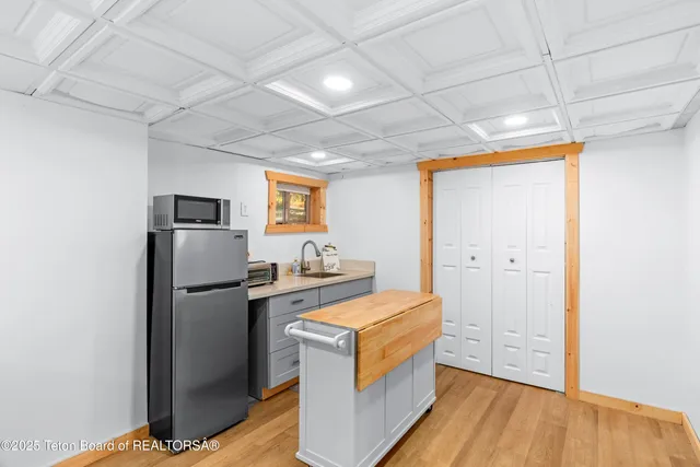 $649,000 | 704 Sunset Drive, Alpine, WY 83128