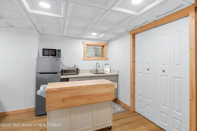 $649,000 | 704 Sunset Drive, Alpine, WY 83128