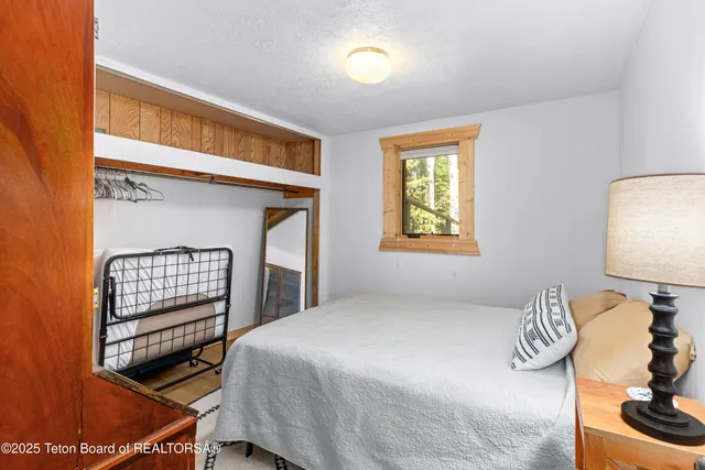 $649,000 | 704 Sunset Drive, Alpine, WY 83128