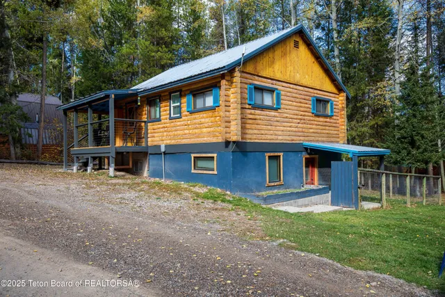 $649,000 | 704 Sunset Drive, Alpine, WY 83128