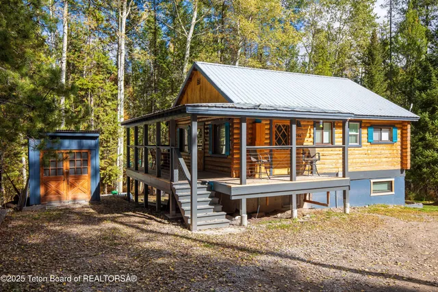 $649,000 | 704 Sunset Drive, Alpine, WY 83128