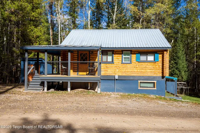 $649,000 | 704 Sunset Drive, Alpine, WY 83128