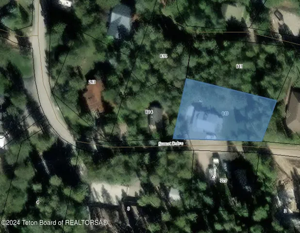 $649,000 | 704 Sunset Drive, Alpine, WY 83128