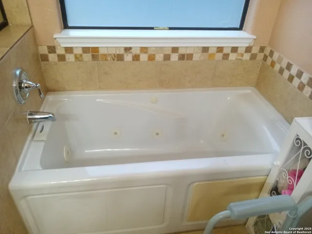 $2,000 | 200 Scenic Crest, Lakehills, TX 78063