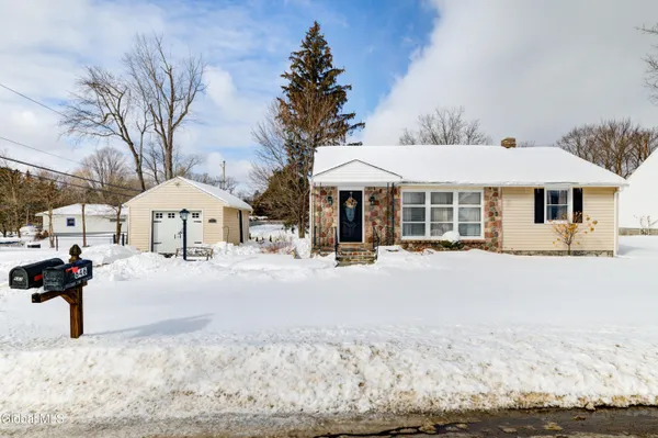 $229,900 | 647 Beaumond Place, Deerfield, NY 13502