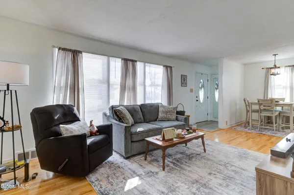 $229,900 | 647 Beaumond Place, Deerfield, NY 13502