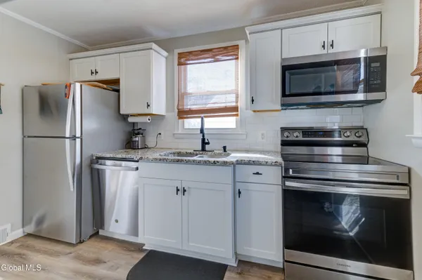 $229,900 | 647 Beaumond Place, Deerfield, NY 13502