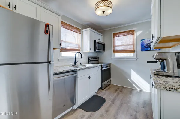 $229,900 | 647 Beaumond Place, Deerfield, NY 13502