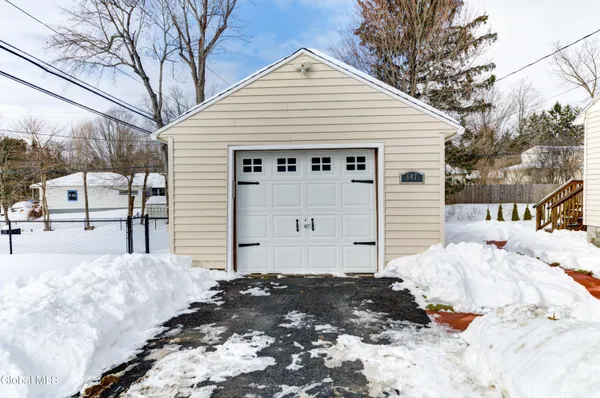$229,900 | 647 Beaumond Place, Deerfield, NY 13502