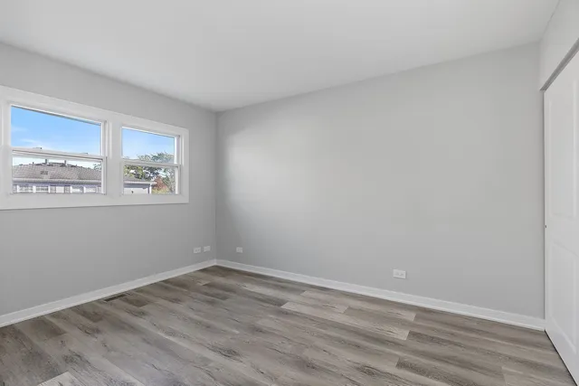 $259,900 | 1311 Kingsbury Drive, Unit E, Hanover Park, IL 60133