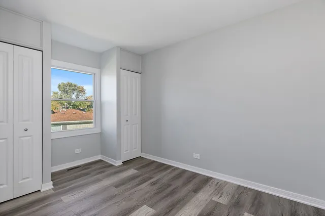 $259,900 | 1311 Kingsbury Drive, Unit E, Hanover Park, IL 60133