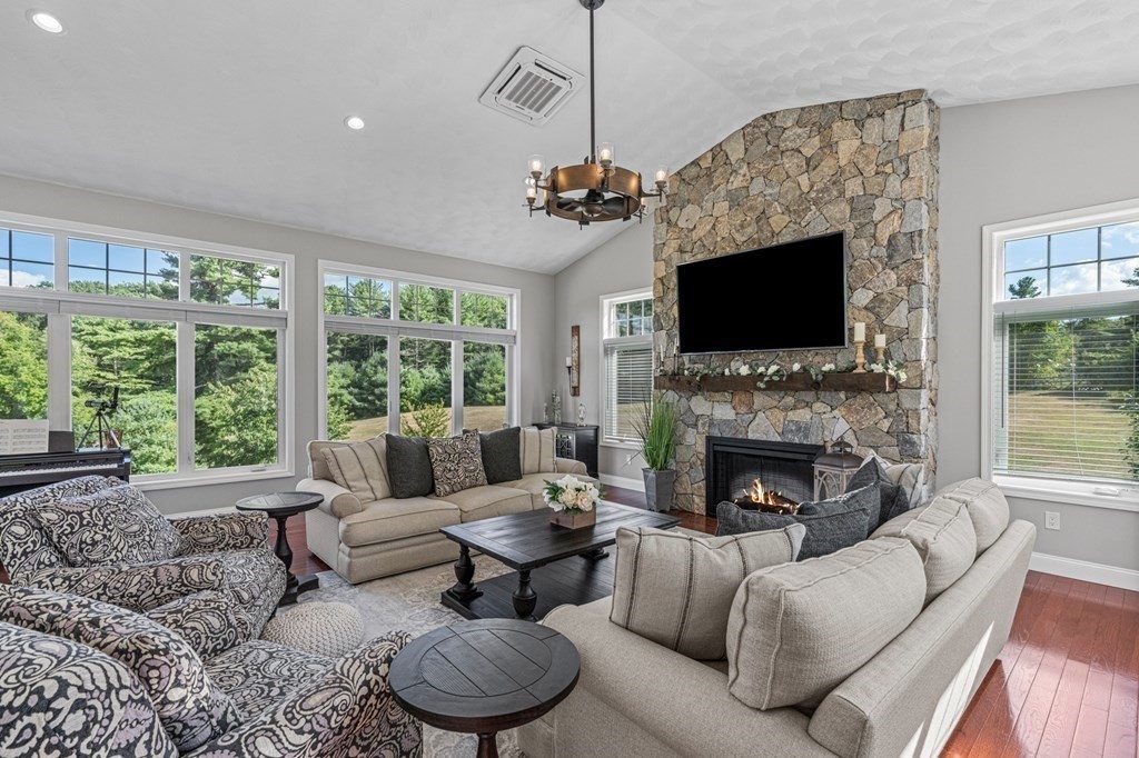 44 Reynolds Road Glocester, RI 02814 - Photo 7 of 42