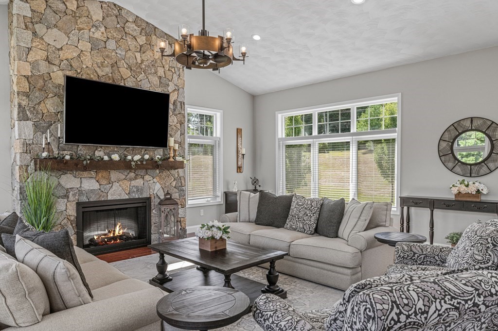 44 Reynolds Road Glocester, RI 02814 - Photo 8 of 42
