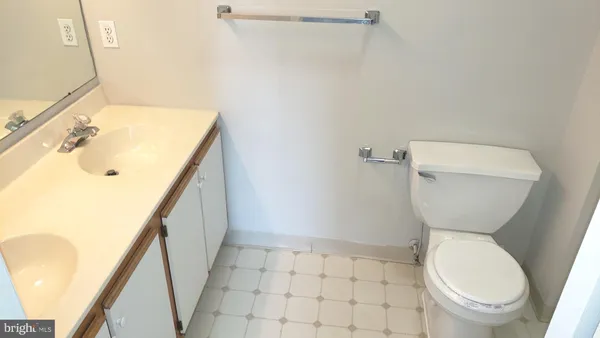 $2,050 | 151 South Riding Boulevard, Wilmington, DE 19808