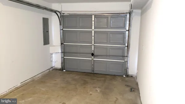 $2,050 | 151 South Riding Boulevard, Wilmington, DE 19808