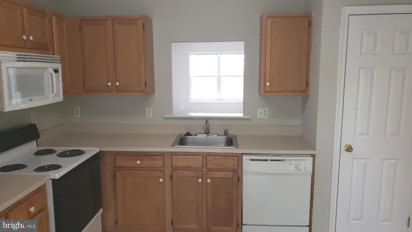 $2,050 | 151 South Riding Boulevard, Wilmington, DE 19808