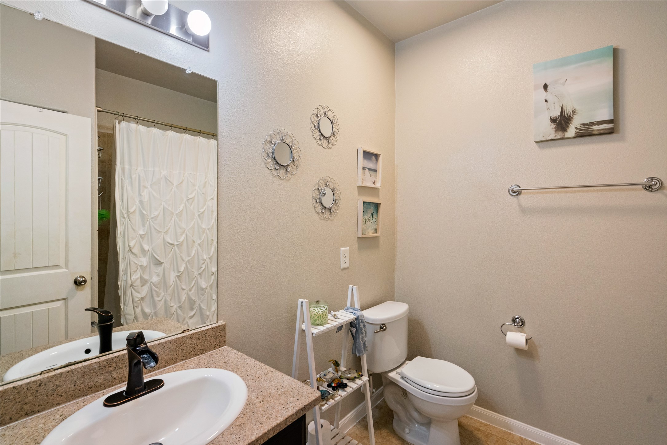 26806 Winding River Trail Huffman, TX 77336 - Photo 22 of 40 2nd full bathroom with shower and tub