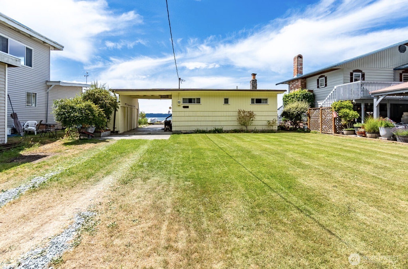 196 Edgebluff Road Camano Island, WA 98282 - Photo 13 of 20 Gallery Image 13