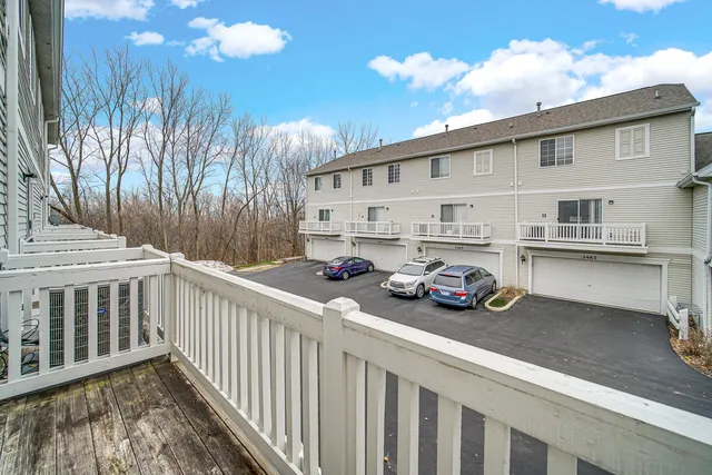 $2,695 | 3473 Ravinia Circle, Aurora, IL 60504