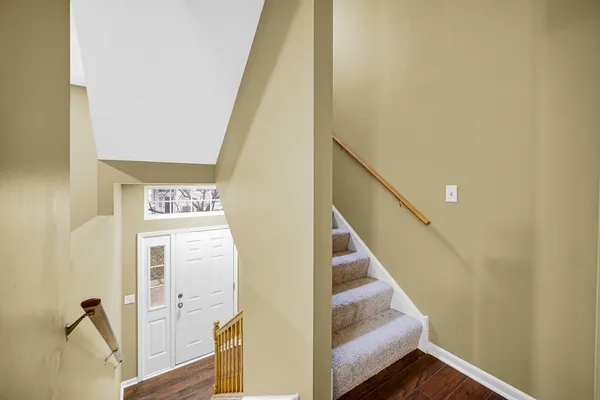 $2,690 | 3473 Ravinia Circle, Aurora, IL 60504