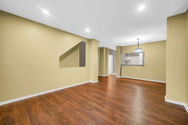 $2,695 | 3473 Ravinia Circle, Aurora, IL 60504