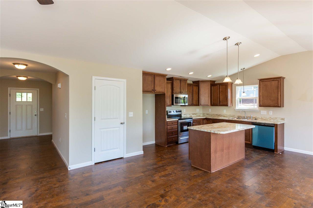 113 Lyman Lake Road Lyman, SC 29365 - Photo 5 of 26