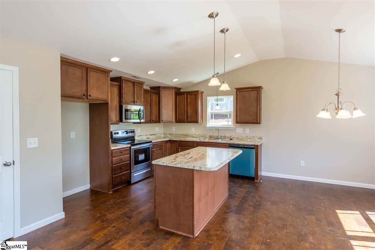 113 Lyman Lake Road Lyman, SC 29365 - Photo 6 of 26