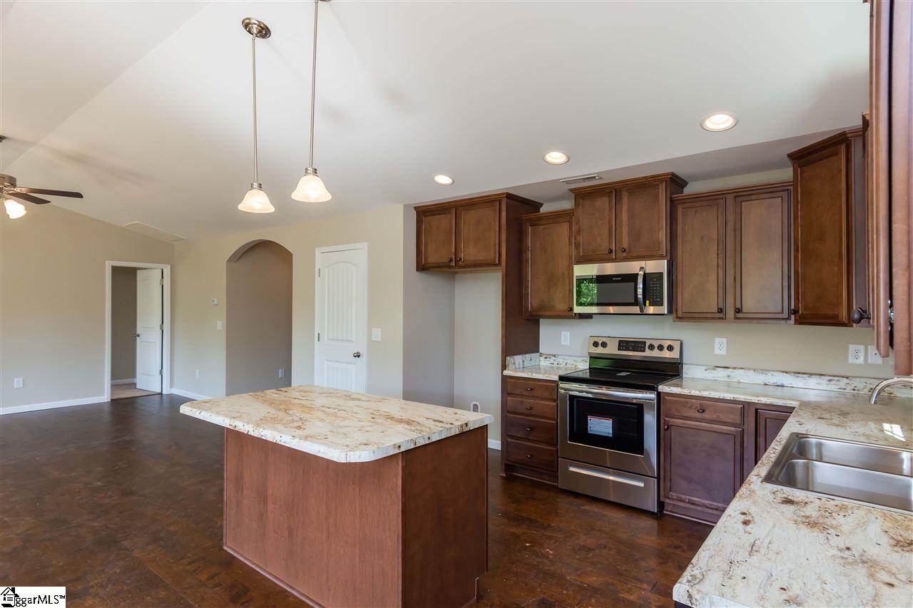 113 Lyman Lake Road Lyman, SC 29365 - Photo 7 of 26