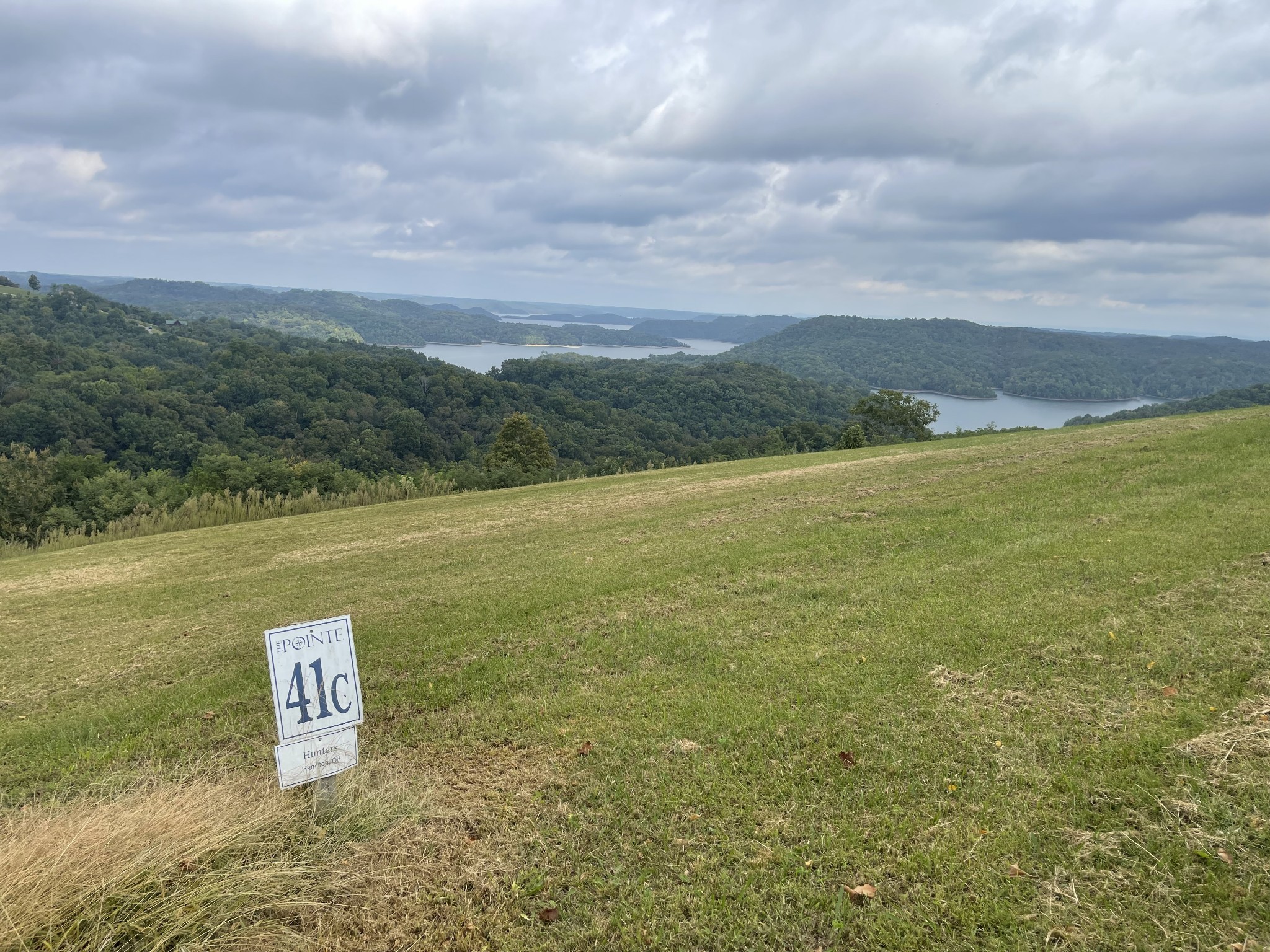 41 C Swan Ridge Road Celina, TN 38551 - Photo 32 of 40 a view of an ocean and mountain