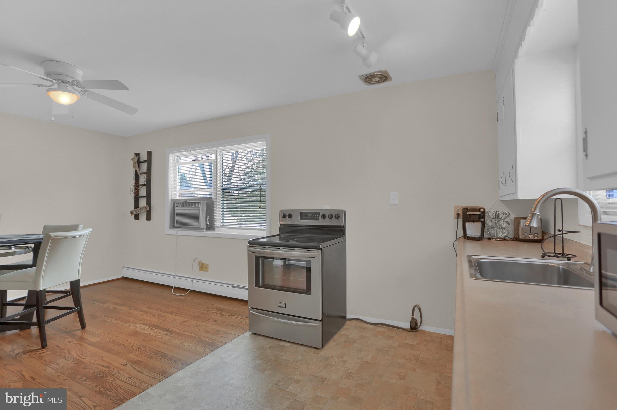 336 Devonshire Road Hagerstown, MD 21740 - Photo 8 of 32 Plenty of room to move around