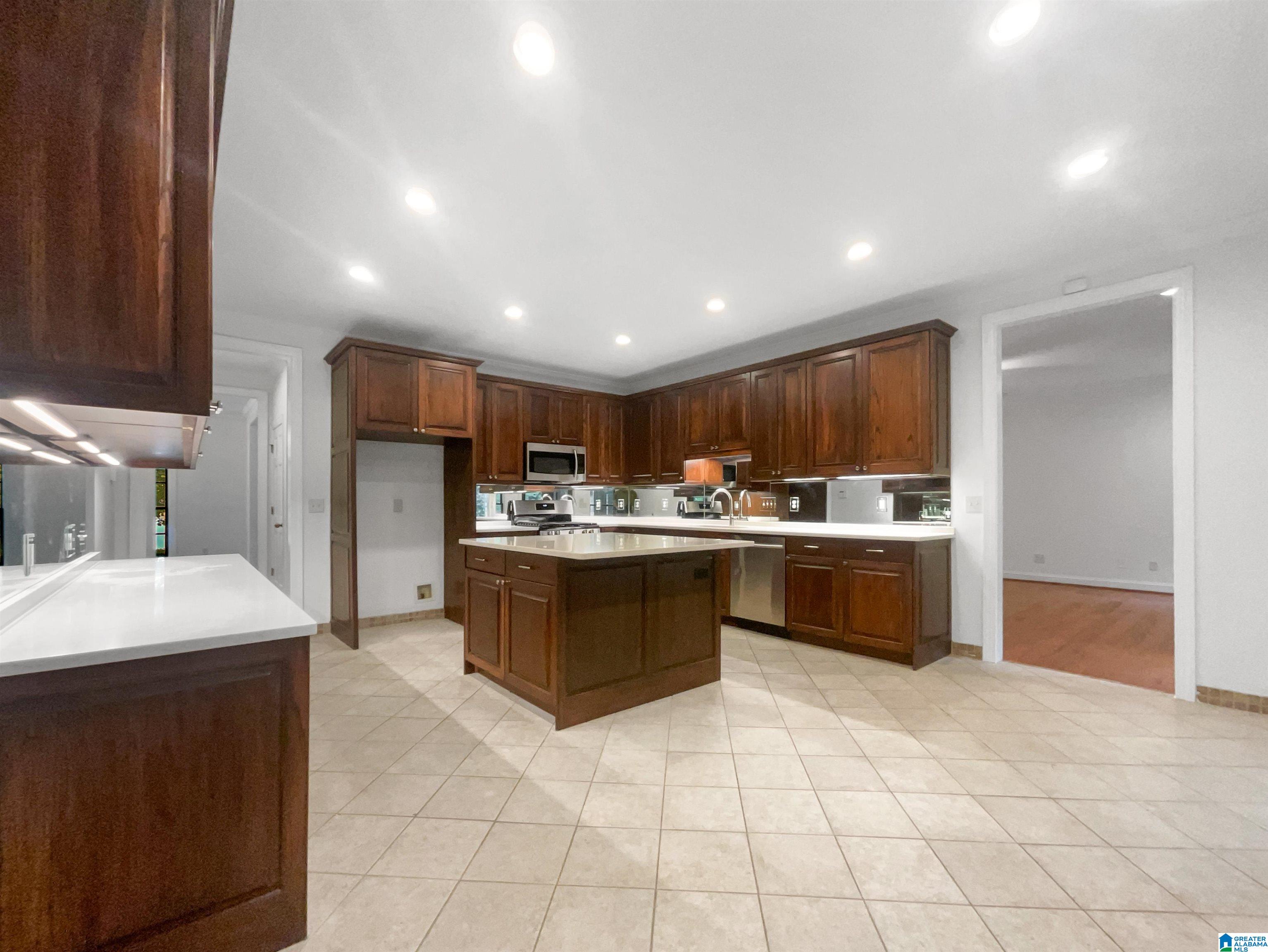 1111 Hardwood Cove Road Birmingham, AL 35242 - Photo 10 of 31