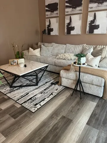 $2,000 | 12 Lansdowne Court, Unit 12, Lawrence, MA 01841