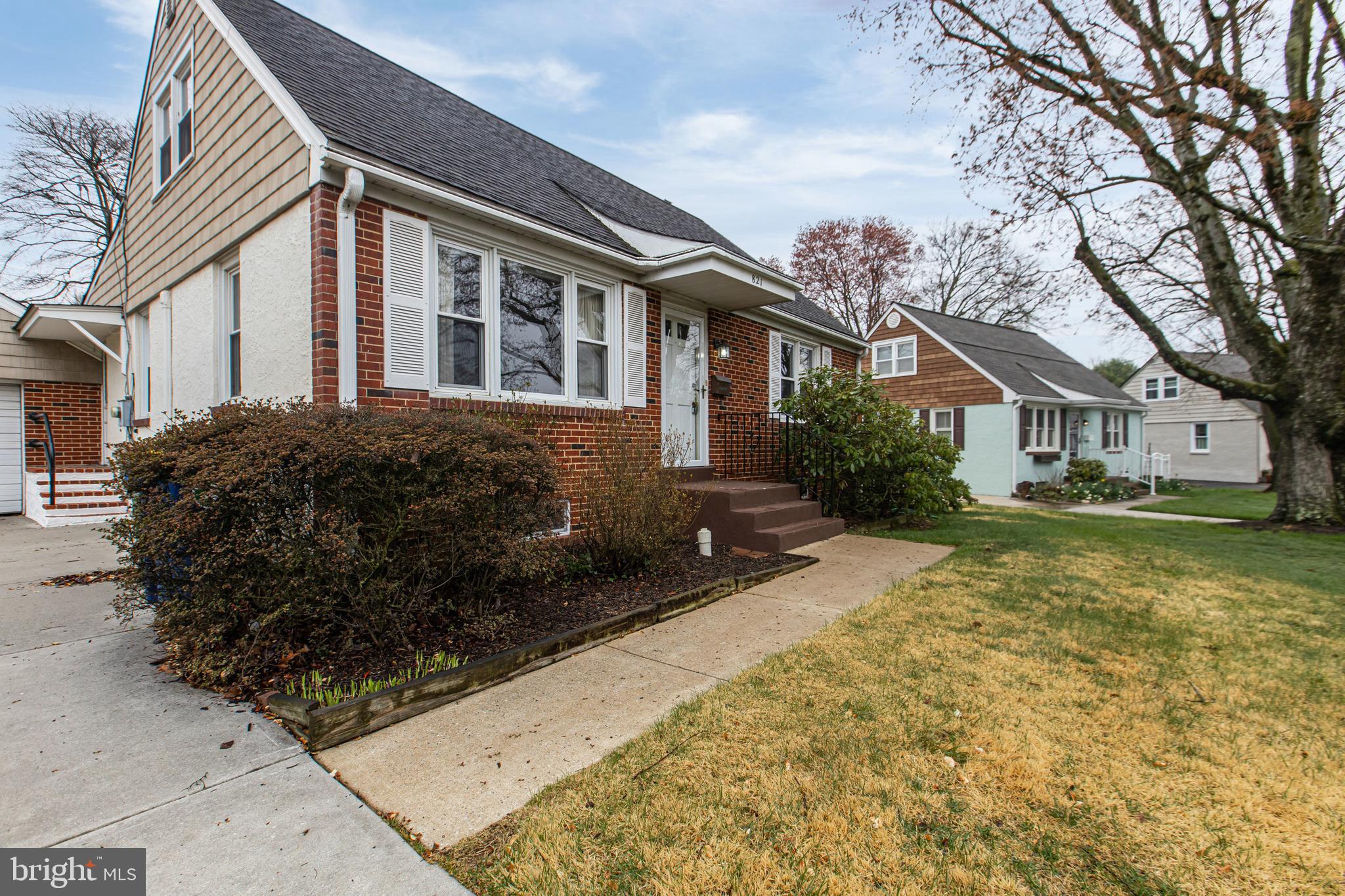 821 Kenyon Lane Newark, DE 19711 - Photo 2 of 50 a view of a house with a yard
