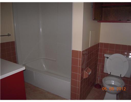 12 Mills Road, Unit 1 Kennebunkport, ME 04046 - Photo 7 of 9 Bathroom.