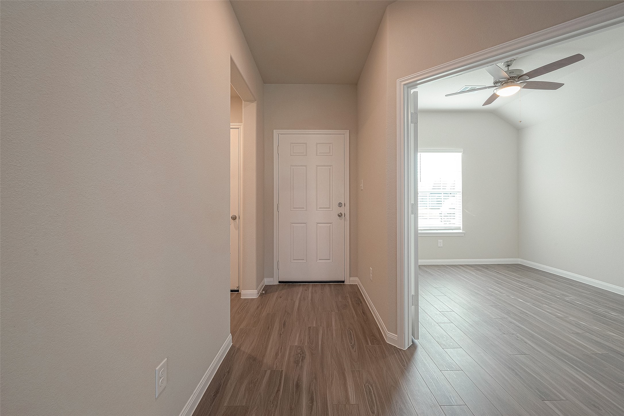 5318 Briana Dee Drive Rosharon, TX 77583 - Photo 3 of 37