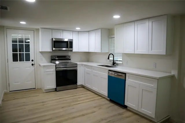 a view of room with closet area