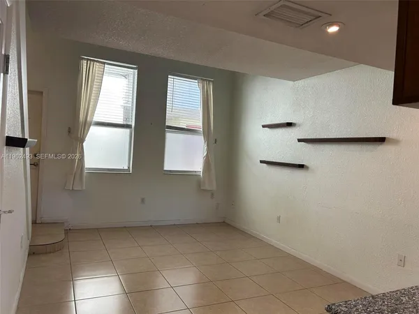 $1,825 | 8950 Southwest 69th Court, Unit 215, Pinecrest, FL 33156