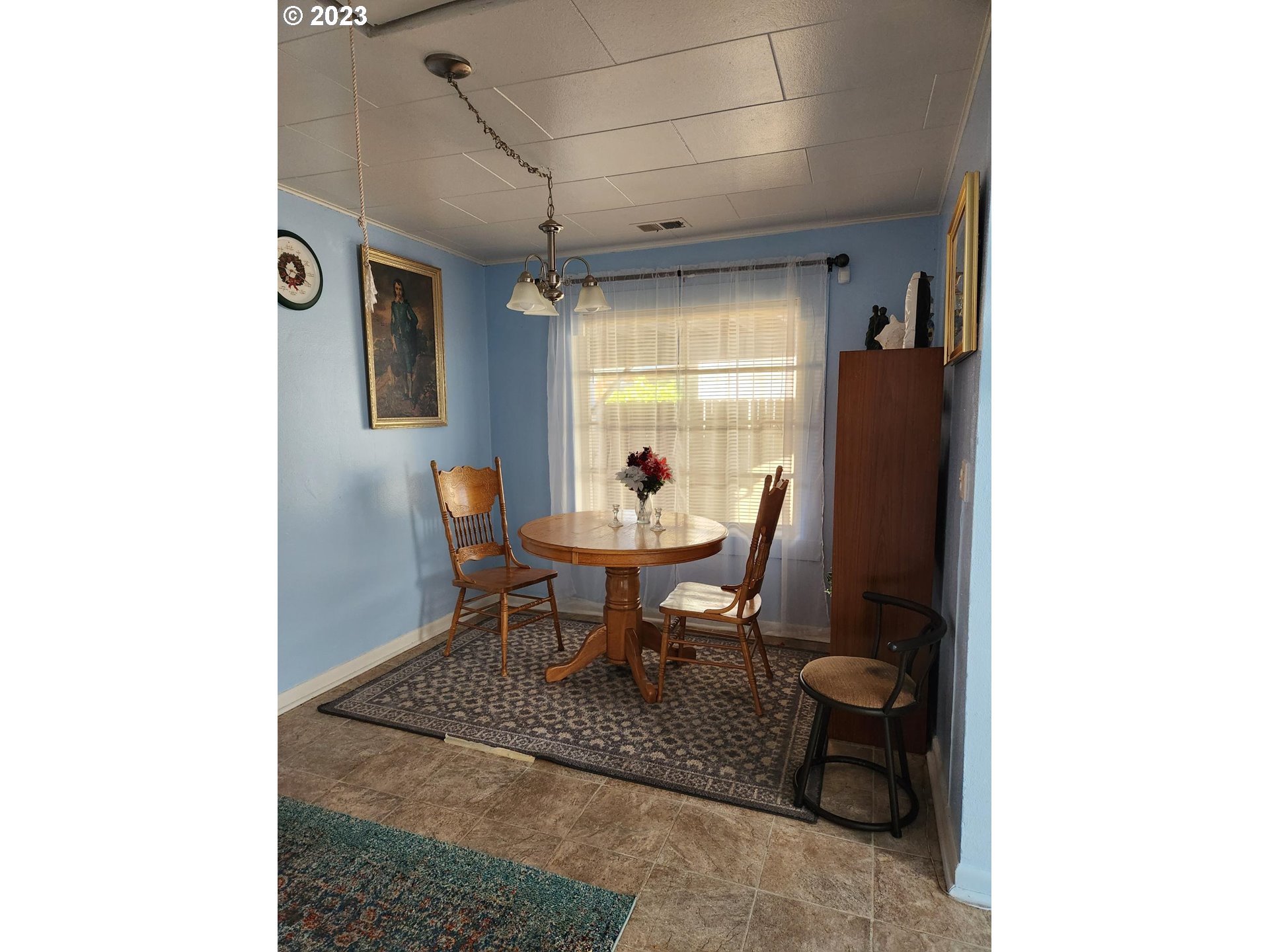 1284 B Street Springfield, OR 97477 - Photo 8 of 21 Dining Room